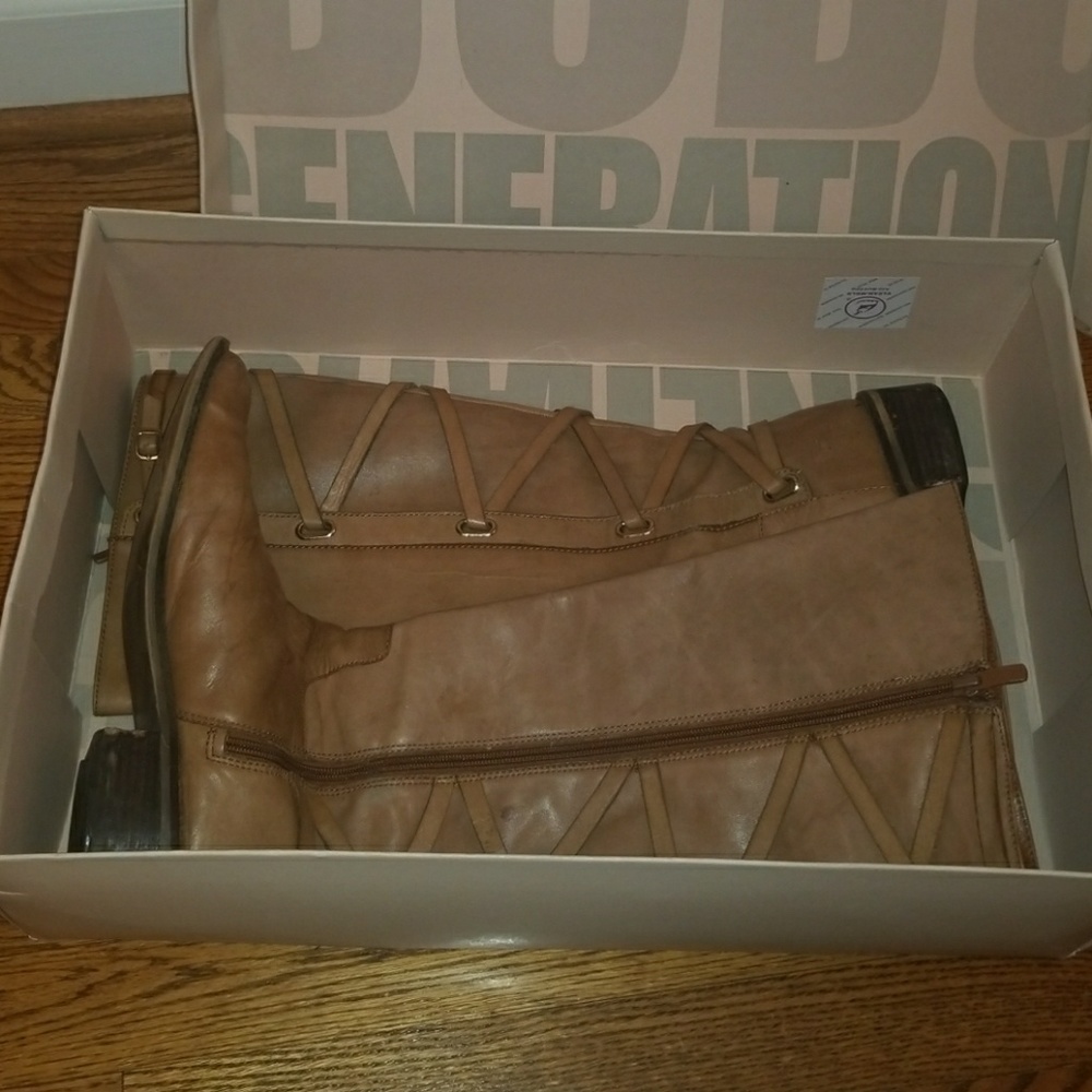 BCBGeneration Brown leather boots 9M - Picture 8 of 8